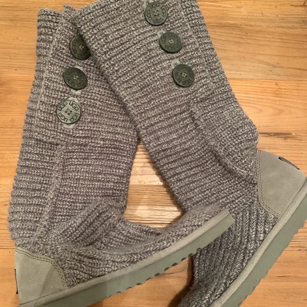 UGG Classic Cardy Boot size 6